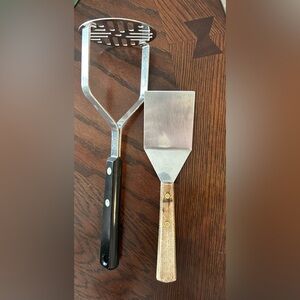 2 Ecko Kitchen Utensils Vintage 1-Square Cake Server & 1-Masher Good Condition